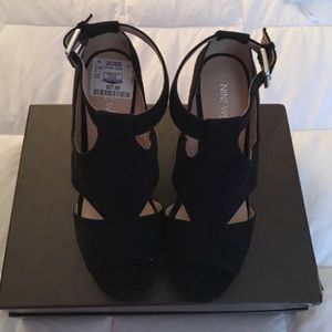 Nine West black wedges